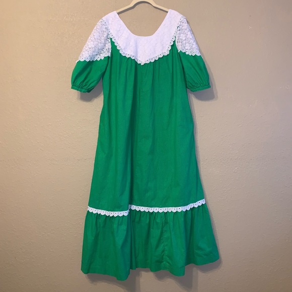 Hilda Hawaii Dresses & Skirts - HILDA HAWAII Muumuu Maxi Dress Vintage 70's Lace Green Polka Dots